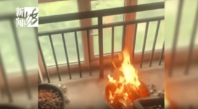 多地现祭扫危险行为:上海一女子烧纸钱,把邻居保时捷烧了 多地现祭扫危险行为:上海一女子烧纸钱,把邻居保时捷烧了