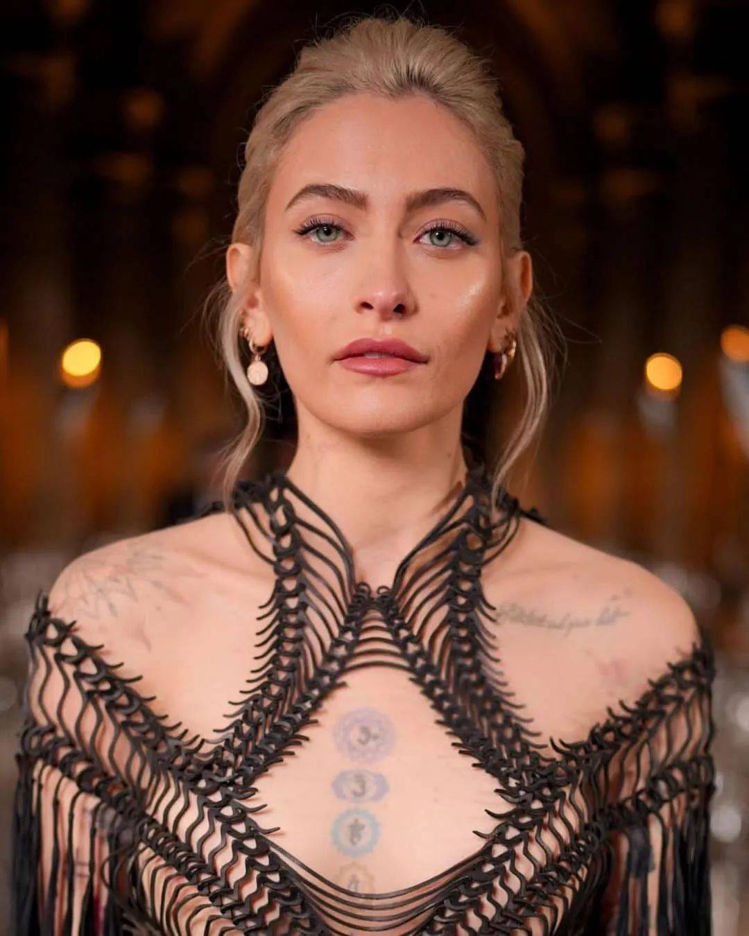 迈克尔杰克逊女儿paris今天27周岁了!