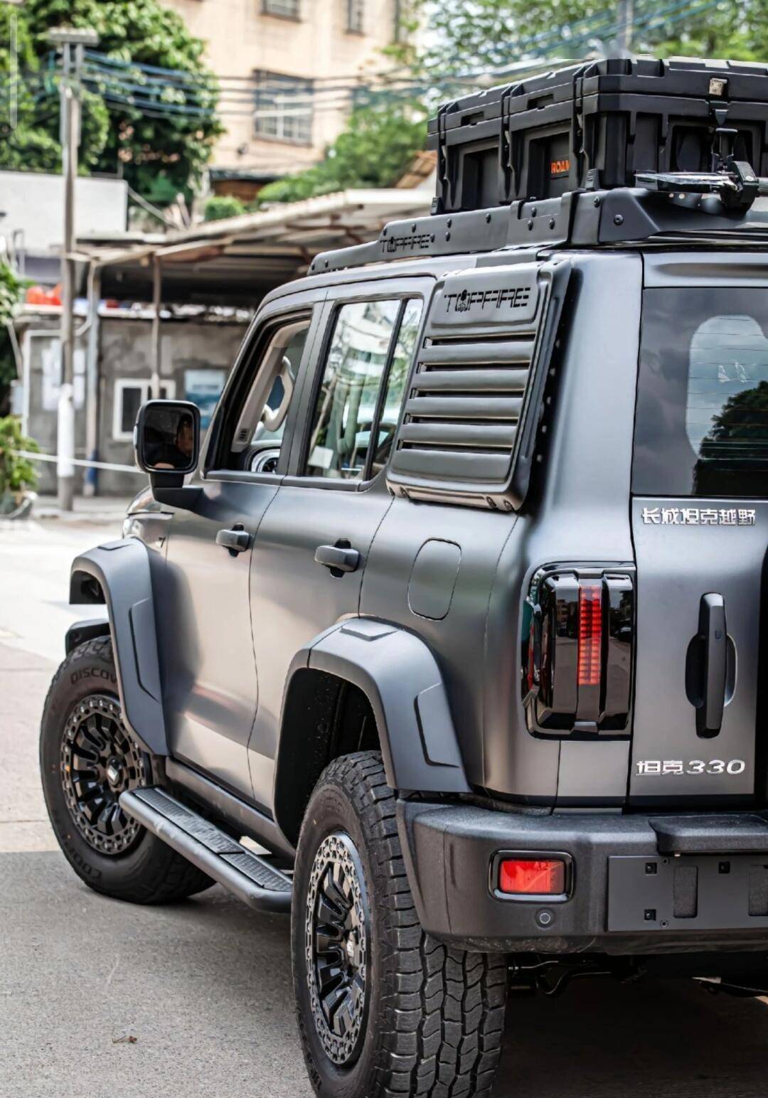 长城300油电混合新款汽车