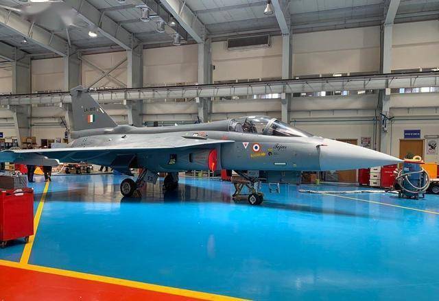 印度国产战斗机,三个国家在抢着买?其中一个国家,还是中国邻国