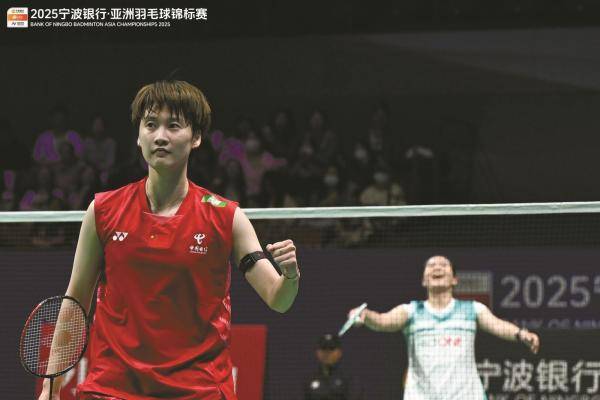 陈雨菲强势晋级羽毛球亚锦赛女单八强，展现奥运冠军风采