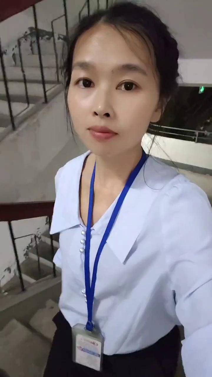 努力工作的女人很美 工厂打工妹 努力成为更好的自己 打工人