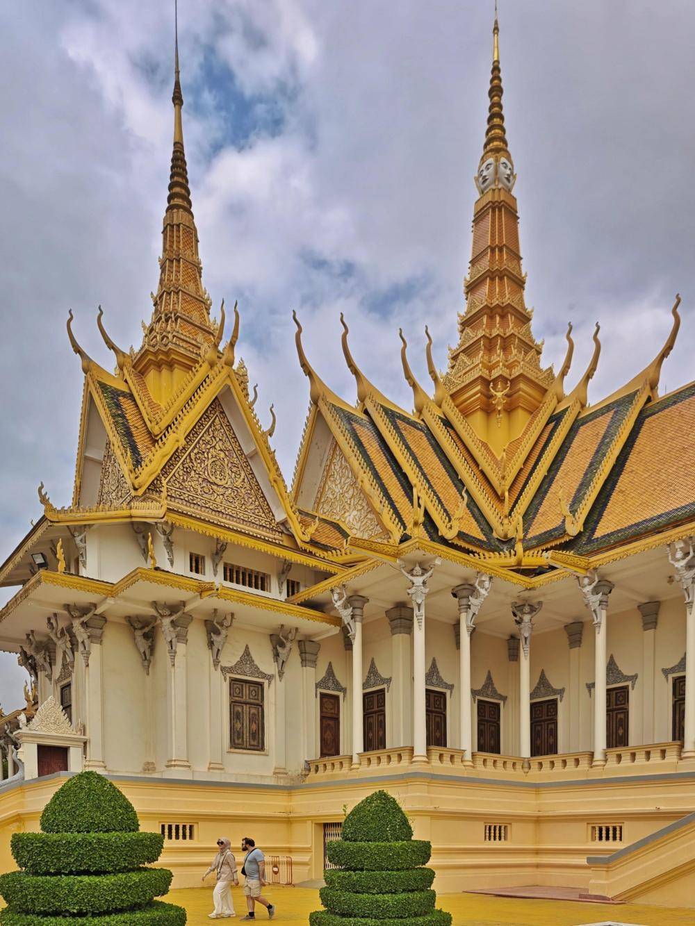 新华社记者 王晔 摄↑这是4月15日拍摄的柬埔寨金边王宫