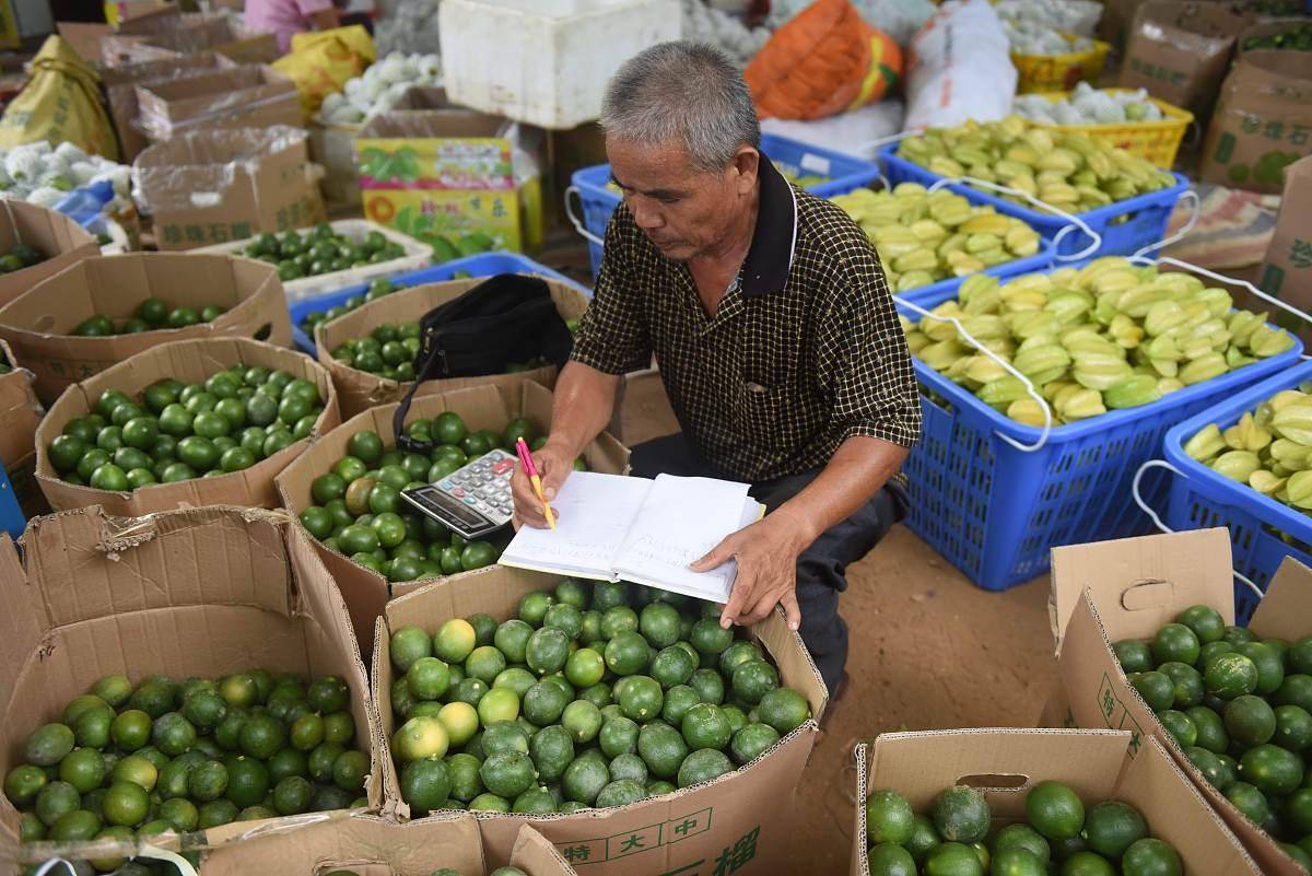 某水果批发商从果农