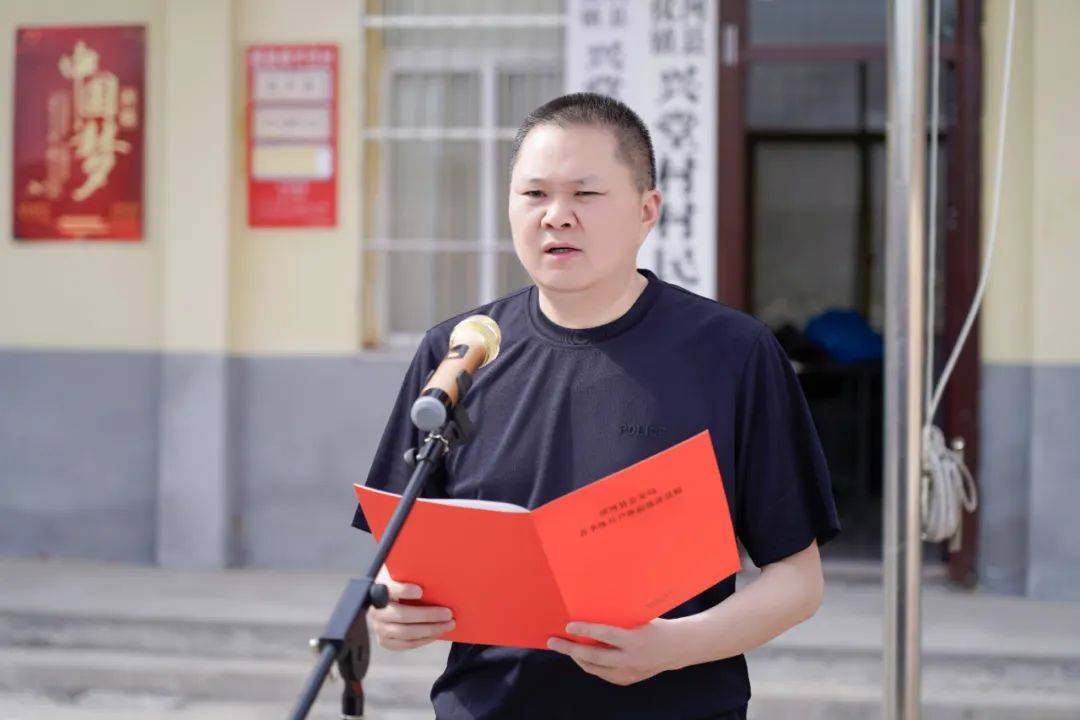 唐河公安举行春季练兵户外拉练暨水上救援演练活动