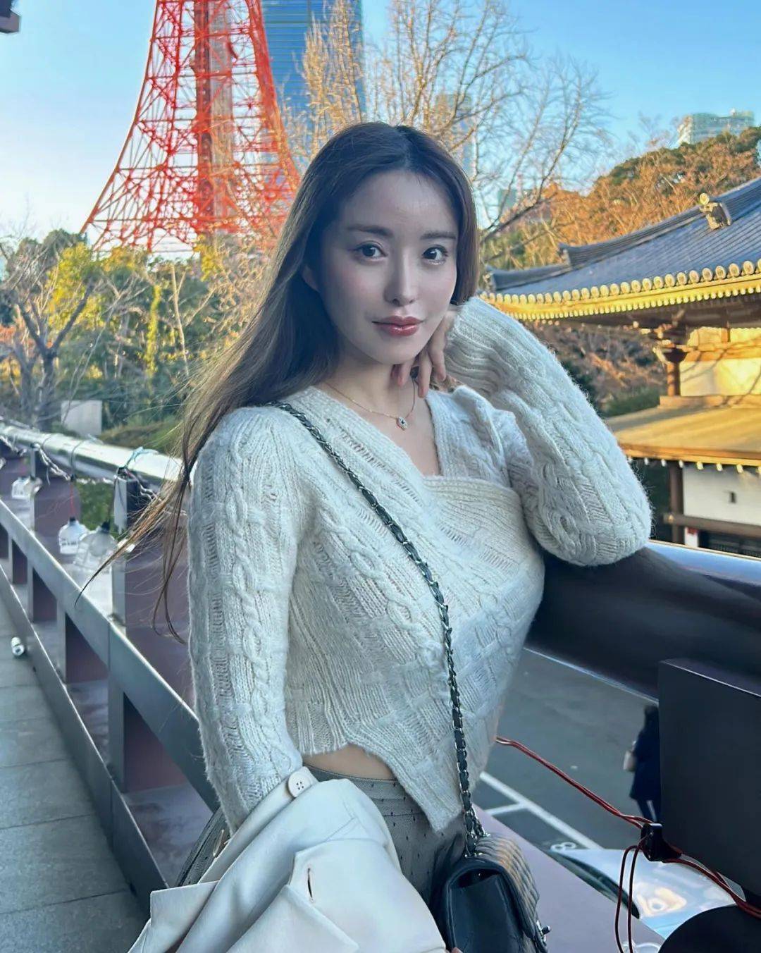 日本网红akina身材挡不住