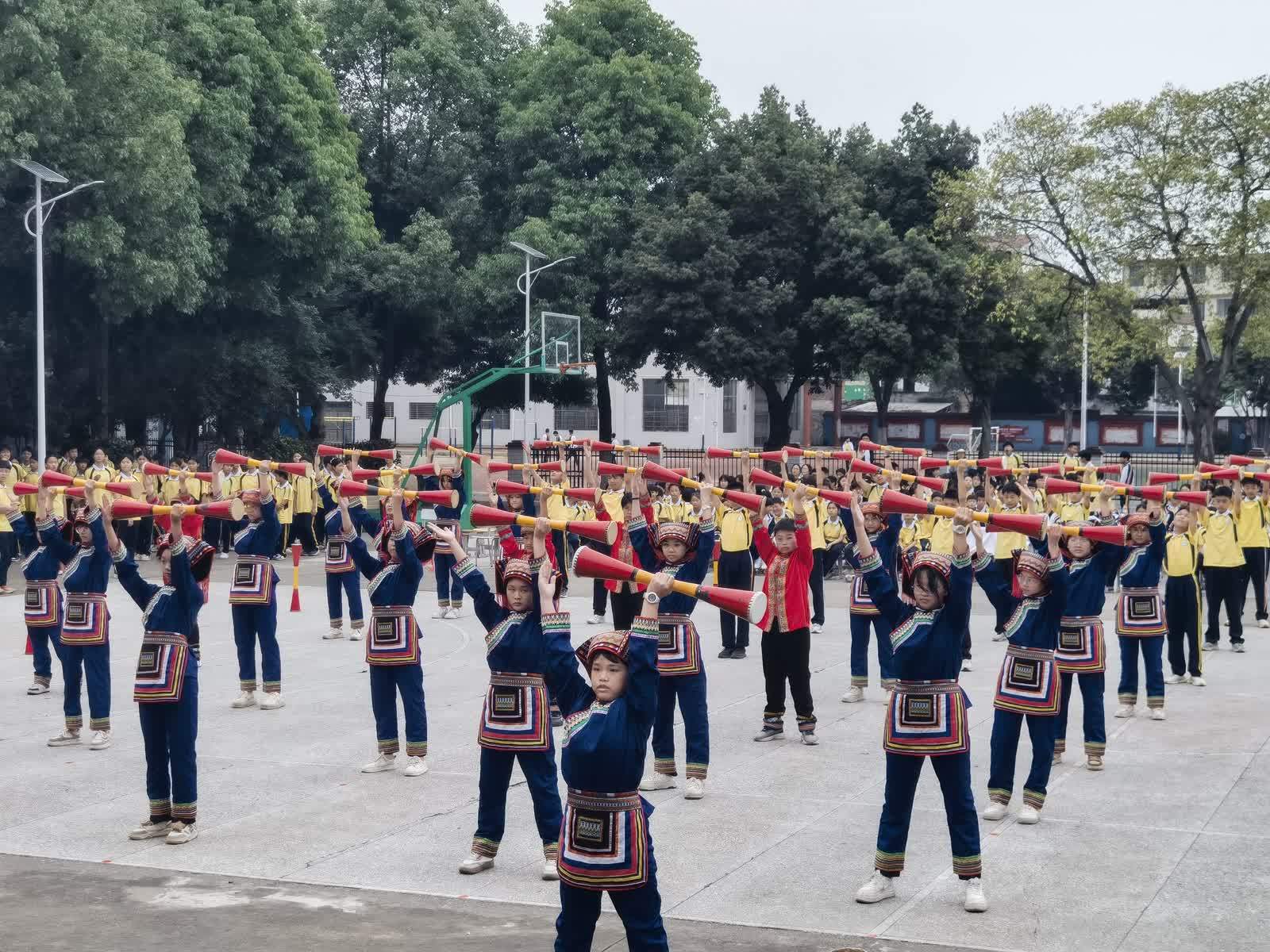 蓝山县民族中学:长鼓声声传古韵 少年灼灼续"非遗"