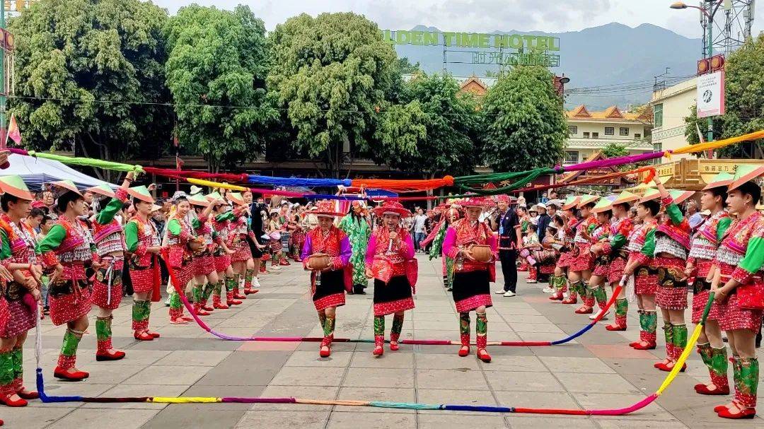 "五一"乐游玉溪丨新平戛洒沐浴节演绎别样花腰傣风情