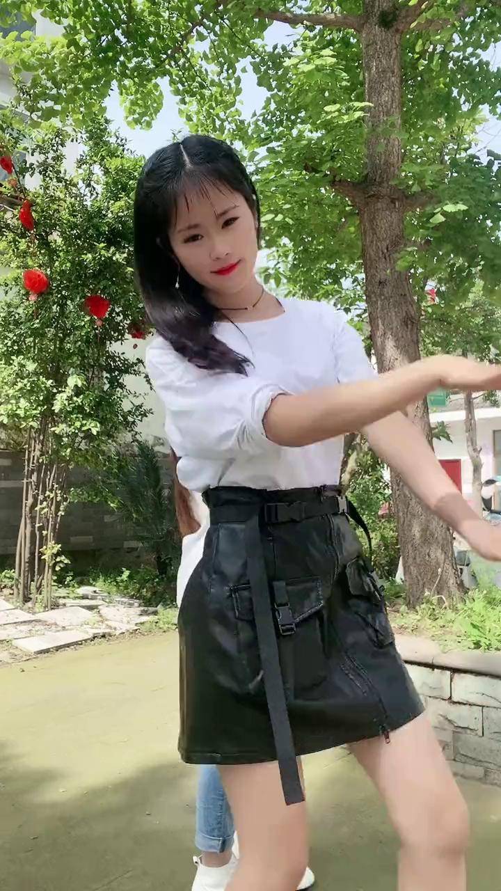 包含双胞胎姐姐在平台找兼职的词条