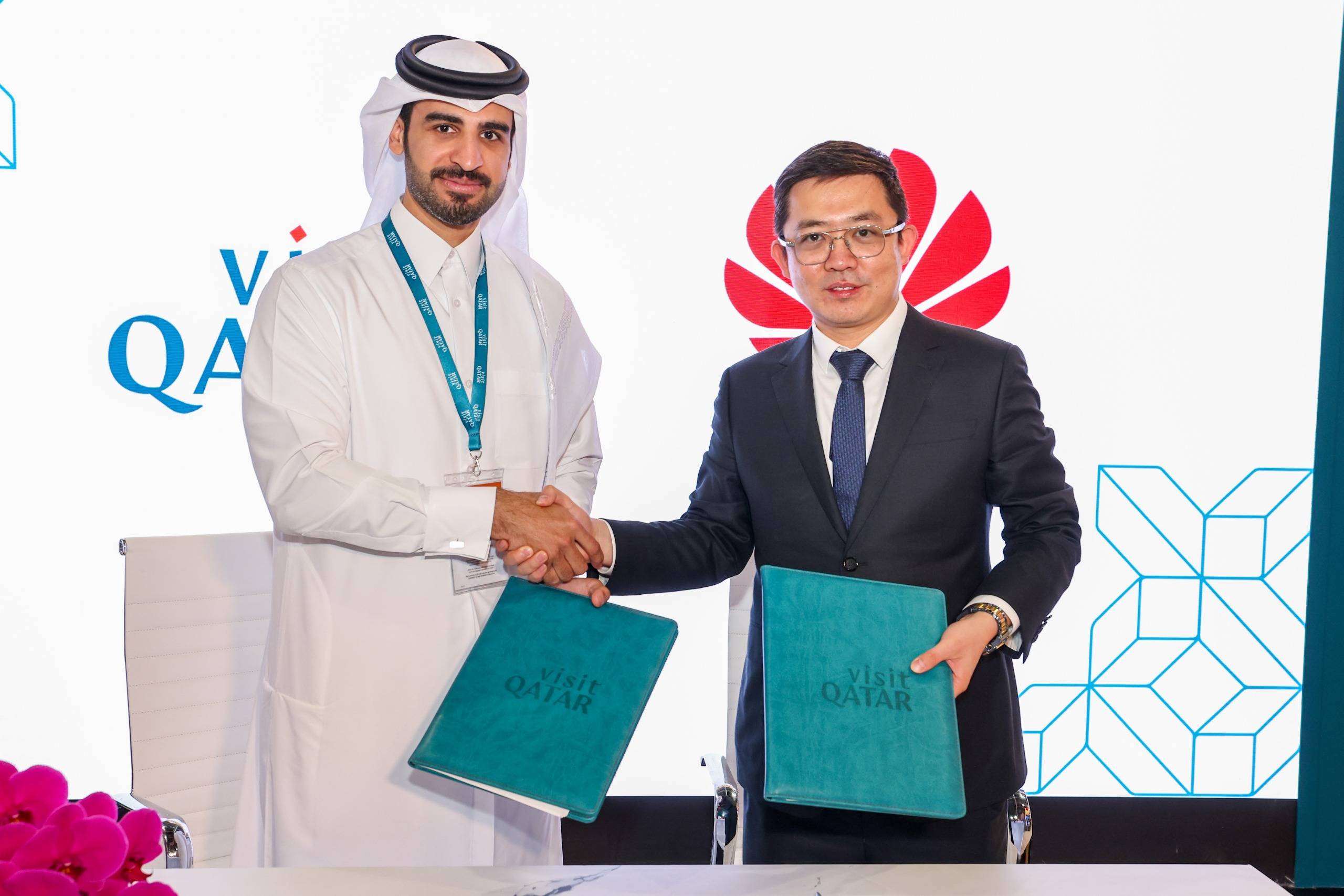 华为携手Visit Qatar在阿拉伯旅游展签署合作备忘录，共同推动卡塔尔可持续旅游发展