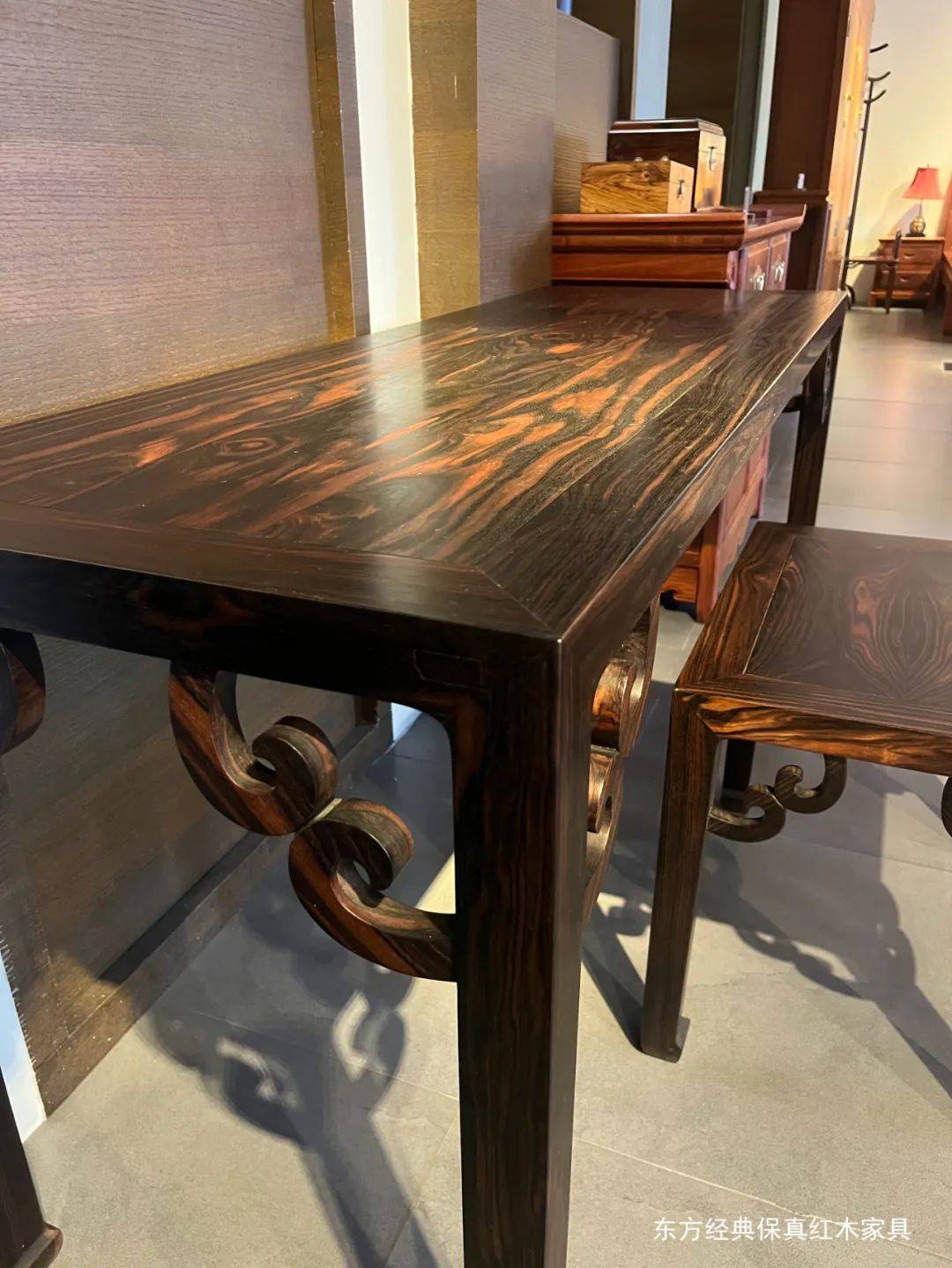 黑檀两卷角牙琴桌