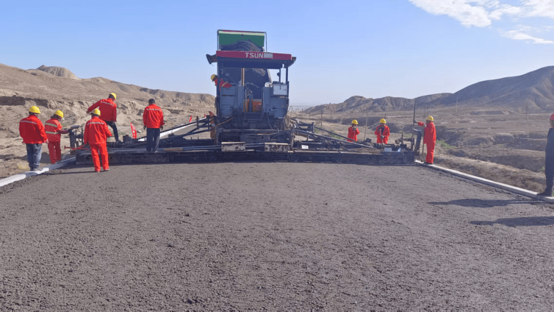 水泥稳定碎石基层施工该项路面养护工程全长4