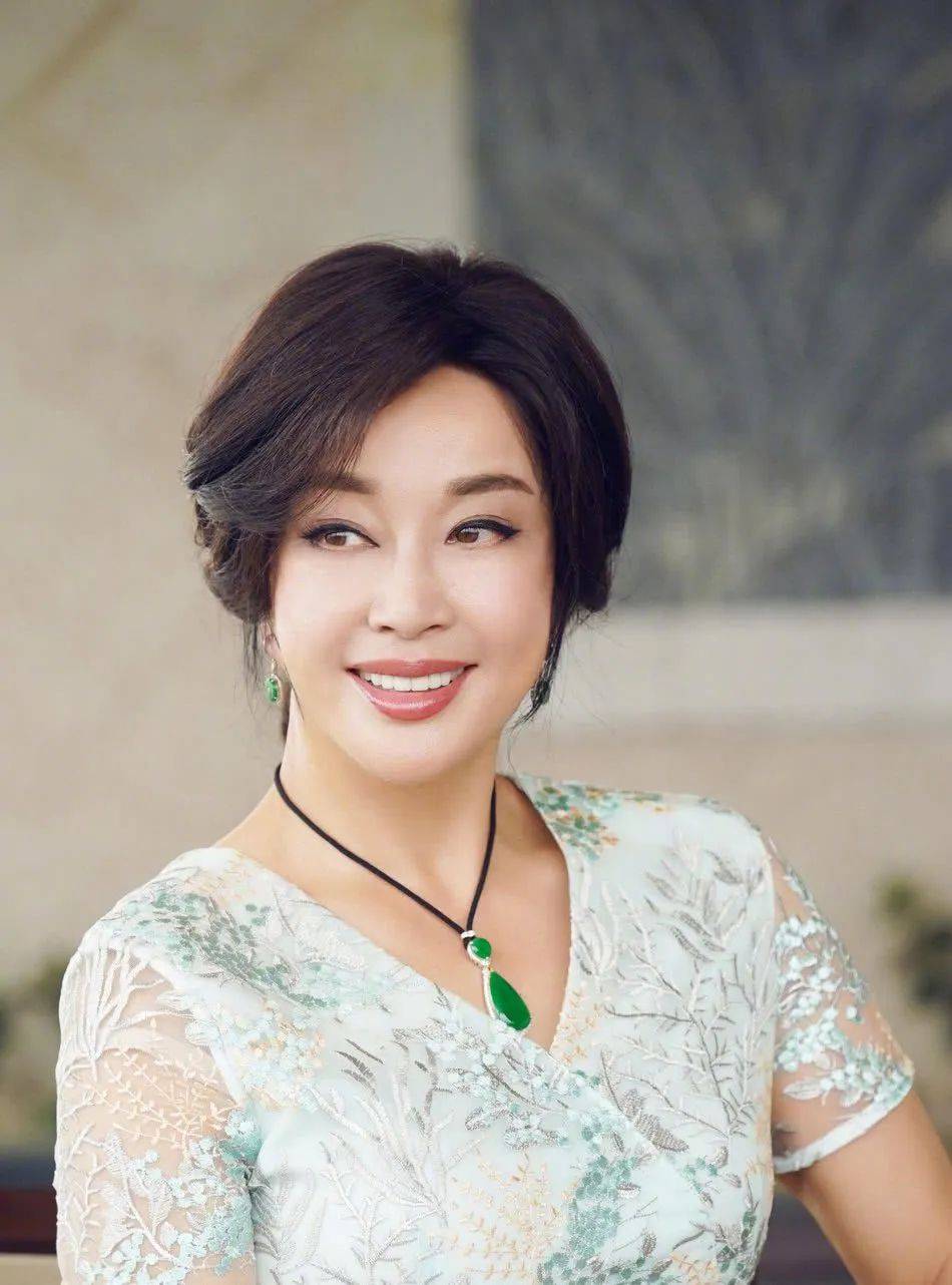 税务局回应演员刘晓庆被举报偷税漏税：目前正在依法依规办理