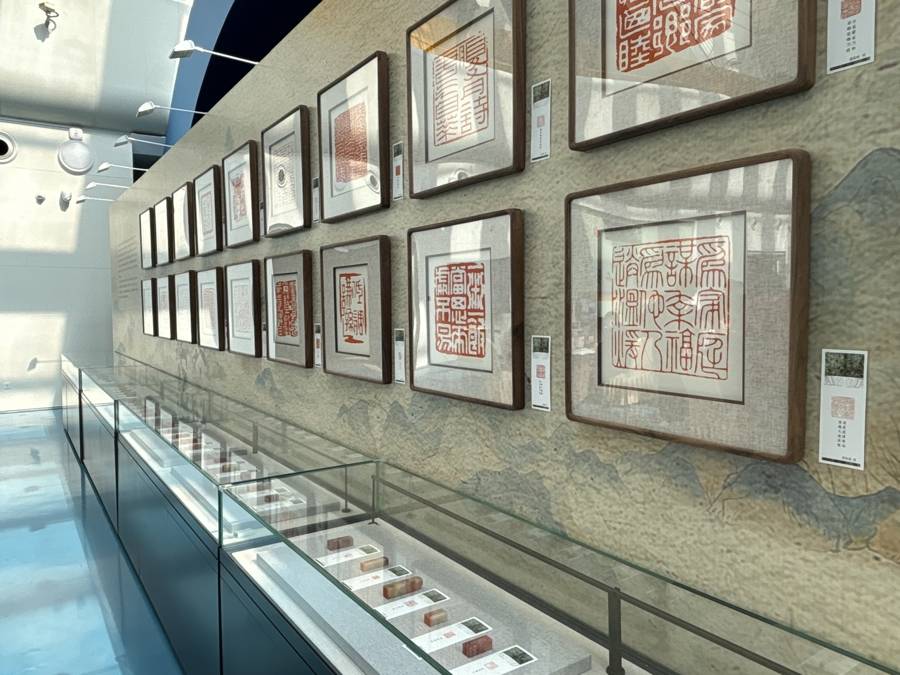 篆刻之美与家风文化交相辉映, “百印颂家风篆刻作品展”在京展出_展览_印章_家庭