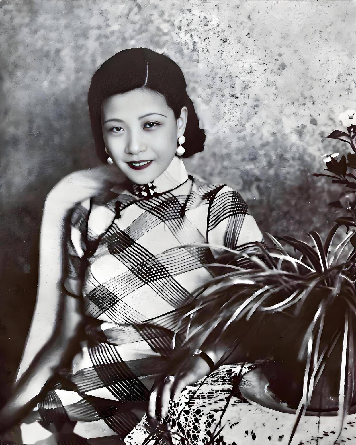 这就是默片女王阮玲玉真实的样貌,都看看吧,这可不是演员饰演的