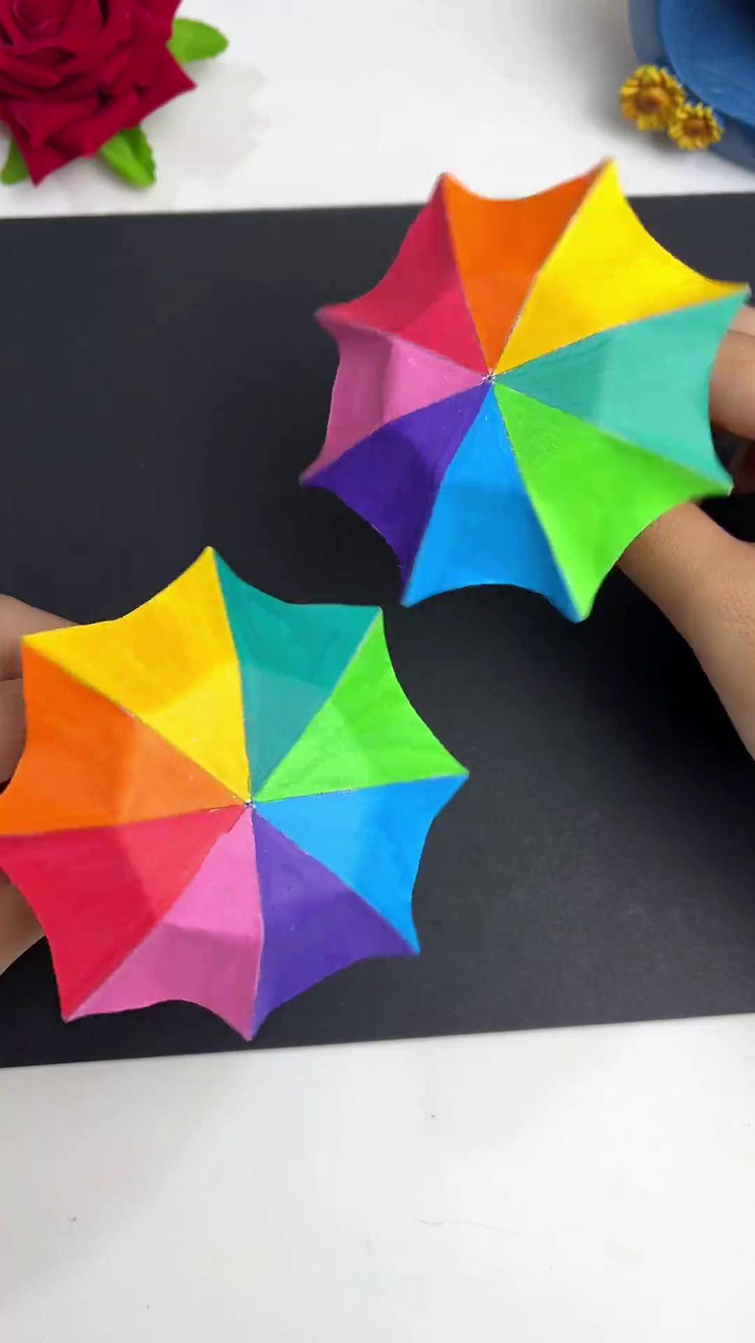 最近春雨绵绵,一起来做一把漂亮的小雨伞吧亲子手工 折纸 幼儿手工