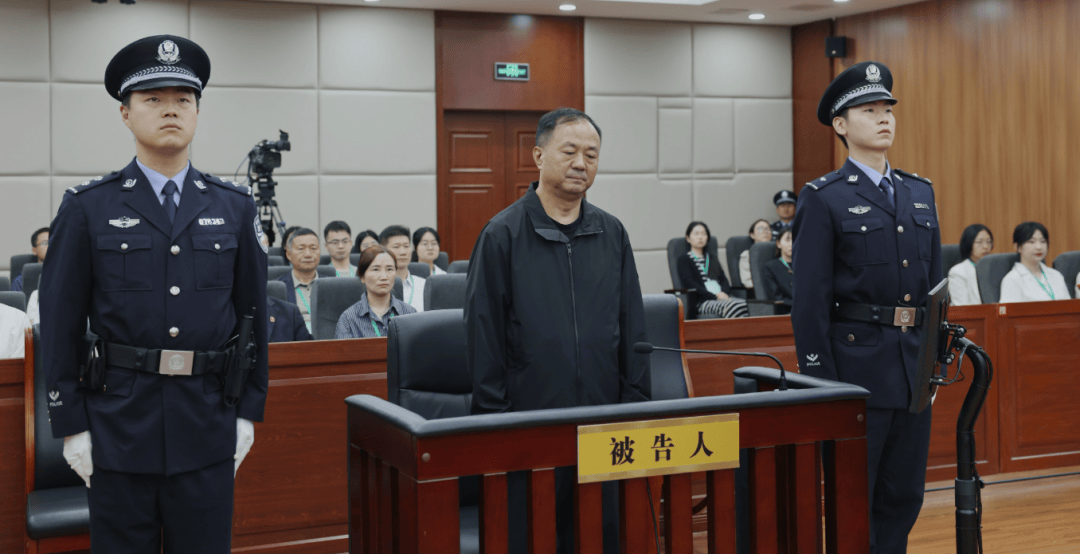 在市纪委书记、省纪委副书记等职上，敛财3000万，“内鬼”陈玉祥被判12年