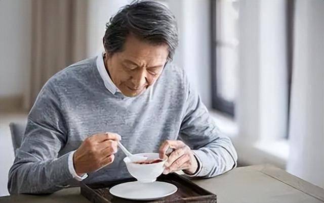 今日小满，不管有钱没钱，都牢记2吃3不吃，应对时节，安稳过夏