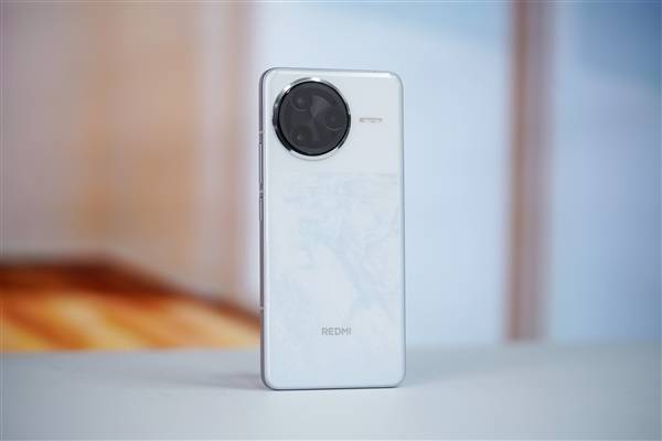 天玑9400+直屏水桶机！REDMI K80至尊版搭载7400mAh电池+120W快充