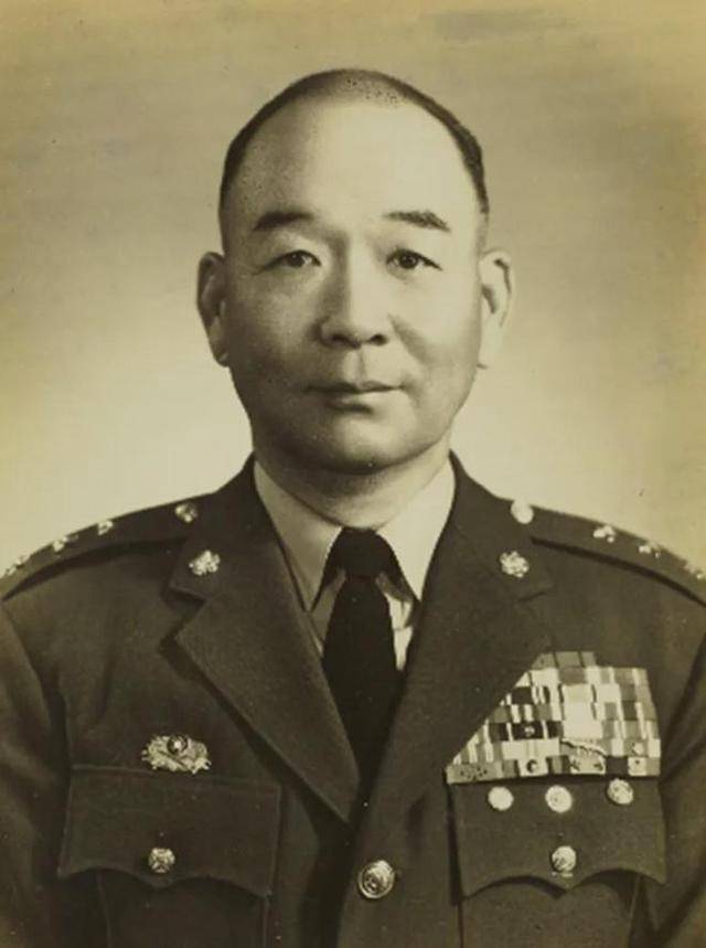 60年代胡琏全家福,夫人曾广瑜、曾广仙风韵犹存,姐妹俩情深意笃_胡敏越_家庭_生活