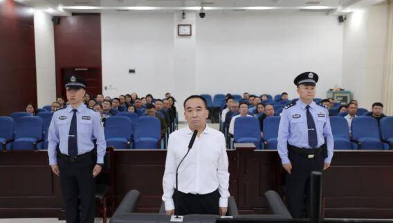 贵州安顺市委原常委、西秀区委原书记汤辉受贿、洗钱案一审开庭