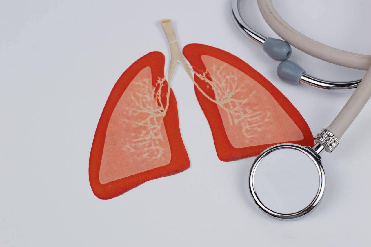 20多岁姑娘不吸烟患晚期肺癌，世界无烟日专家呼吁：二手烟危害不容忽视