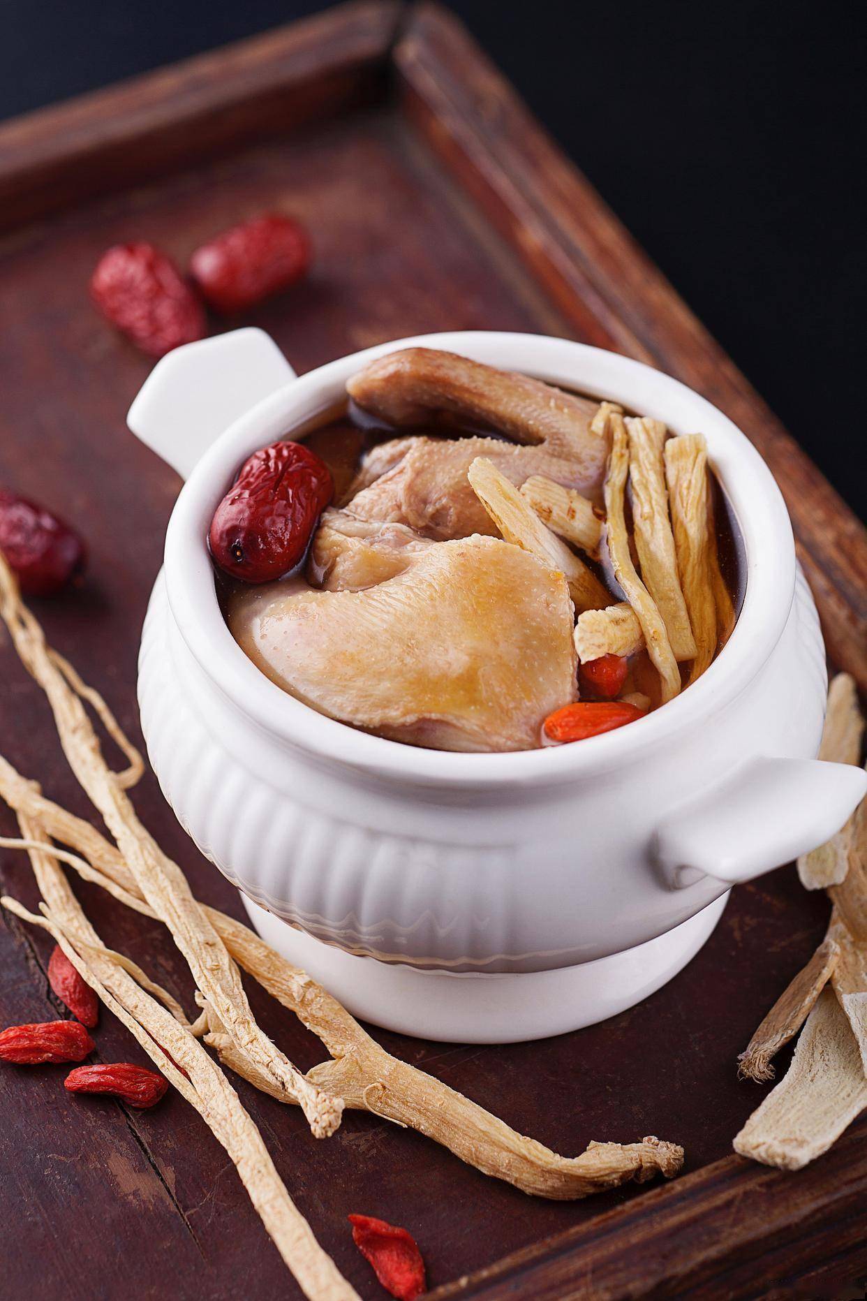 广东人煲汤的 3 味黄金药材:健脾,祛湿,清热全家喝出好状态