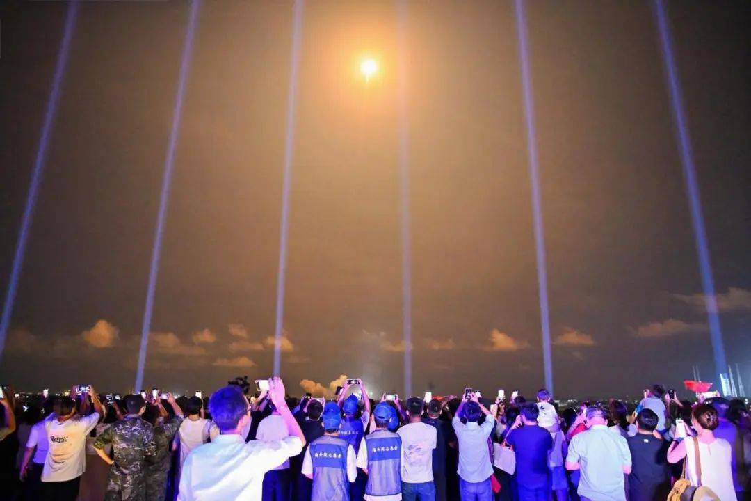 “追火箭”“上火星”……科技旅游火出圈！