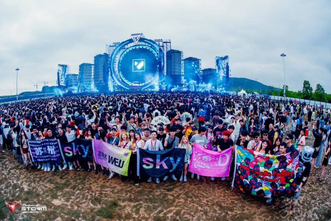 从白天到黑夜,汤山的live,真的不一"young"!