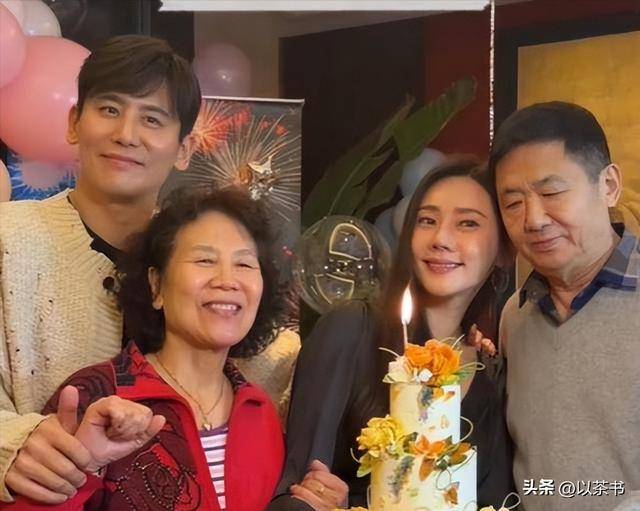 嫁中国老公8年不受欢迎，如今和李在明的一张合照，终于火了！