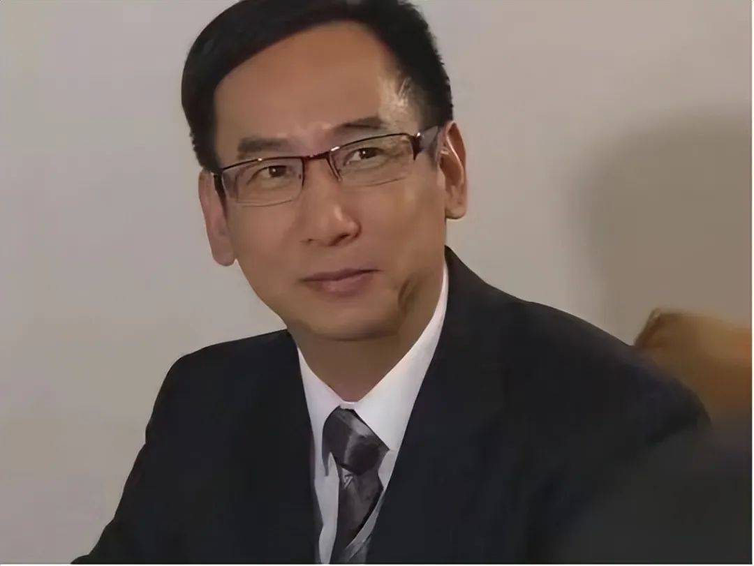 tvb"黄金配角"蒋志光被指断崖式衰老,自曝离巢真实原因,拒绝站队