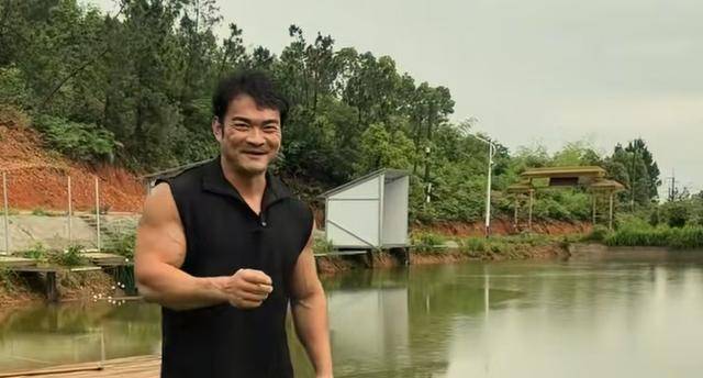 李维刚被坑！1.2万包鱼塘仅收获194斤，同村人曝黑幕，塘主太黑心