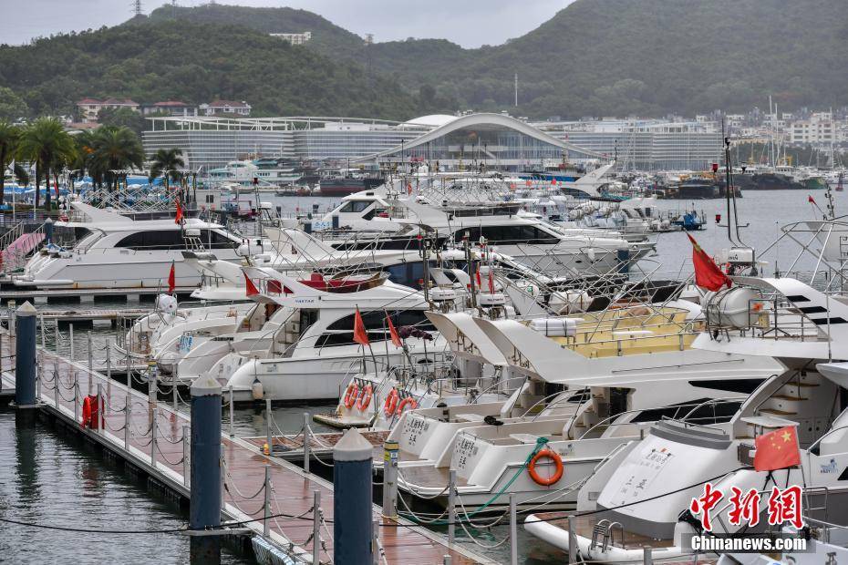 台风“蝴蝶”将在海南岛沿海登陆 各类船只回港避风