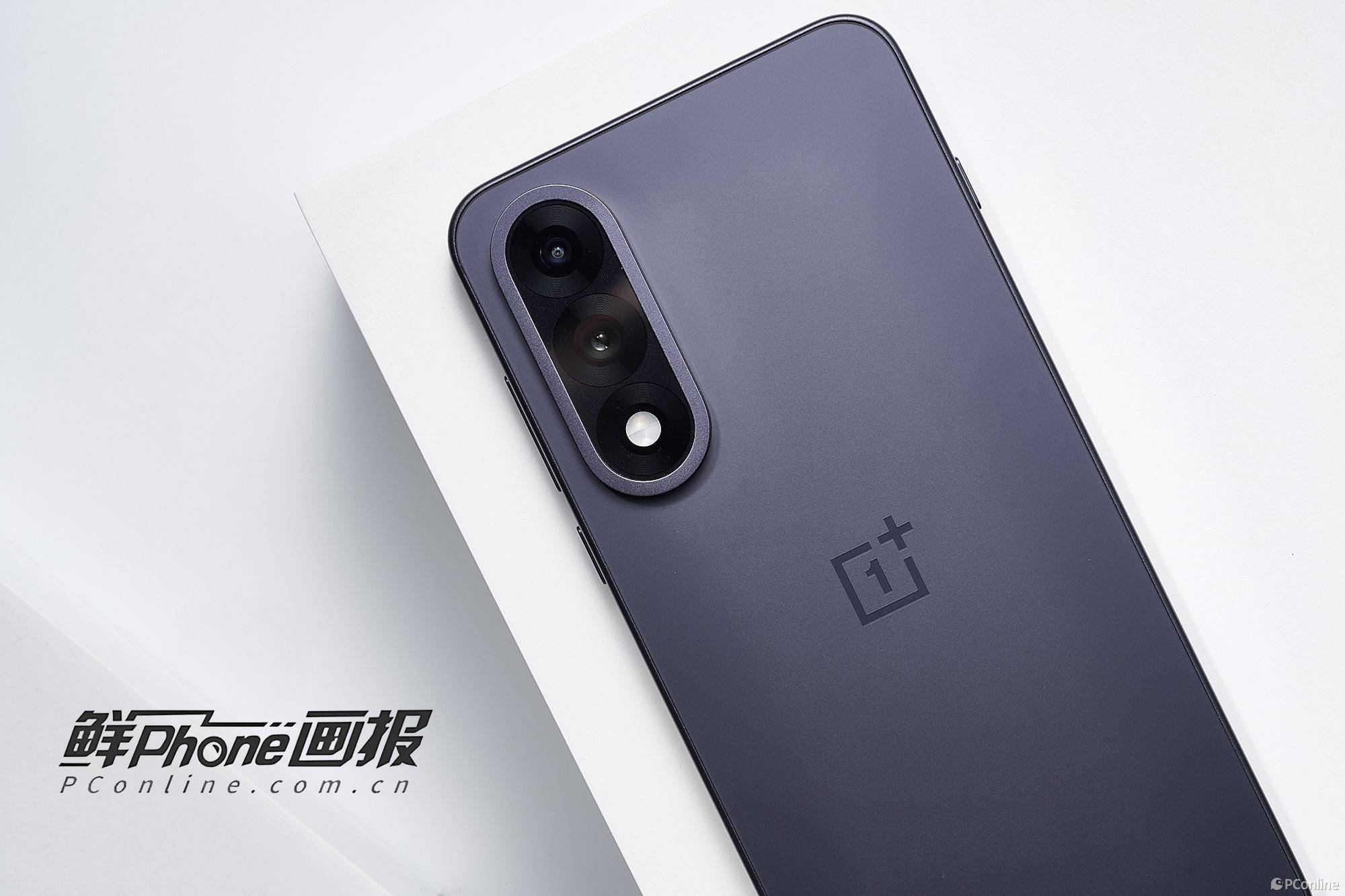 考出好成绩，玩出好战绩！一加 Ace 5 至尊版，学习游戏的绝佳拍档！