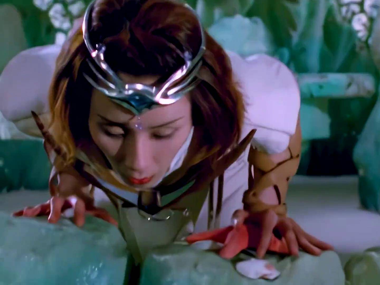 牙吠白救下银狼 超级战队 百兽战队