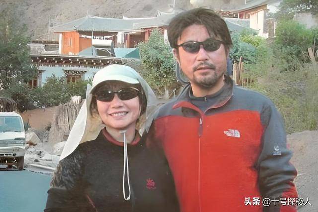 前央视主播徐俐现状:和二婚老公住北京郊区,养花喝茶不用带娃