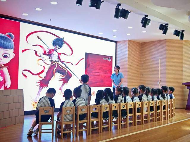 幼儿园艺术教育融合_幼儿园语言教学反思_五大领域艺术教育研讨活动