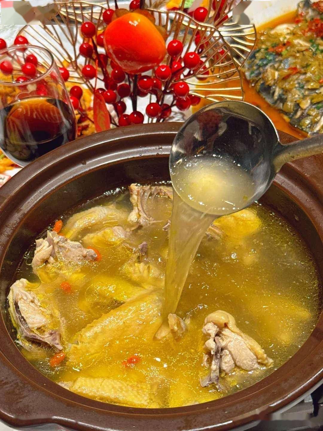 炖鸡汤放八角__炖鸡汤放八角的功效