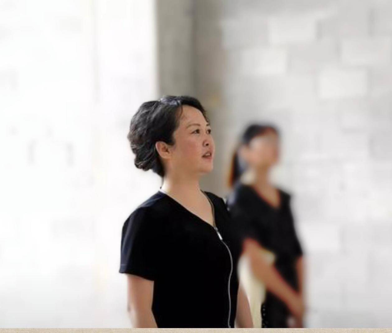 爸爸疼你:贵州省铜仁市发改委一女干部被“双开”，通报称其搞权色交易，违规收受礼品礼金