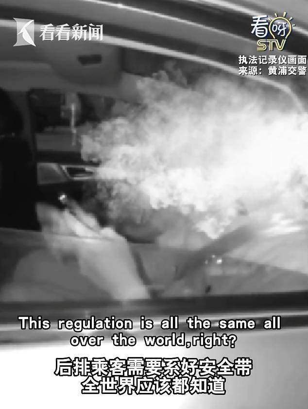 谁有黄站:事发上海市中心！韩国游客突然被拦下，交警一波操作让网友直呼太帅→