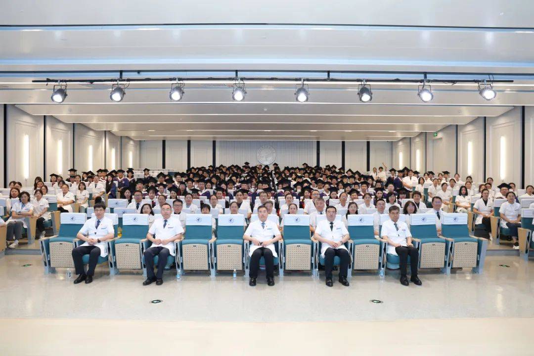 亚洲卡4卡5卡6卡2022入口:青春共赴 智启未来——河北医大一院举行2025届毕业典礼