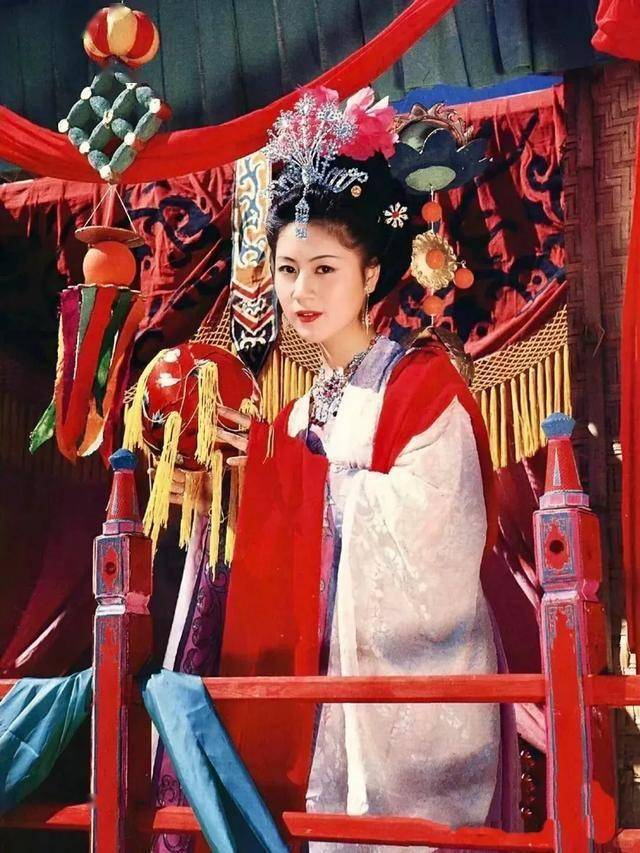 她是西游记最贵女演员，用飞机请来只演了三分钟，一句台词没说_她是西游记最贵女演员，用飞机请来只演了三分钟，一句台词没说_