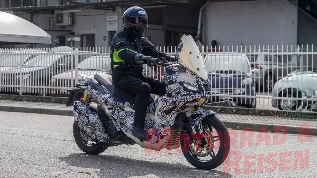 阿普利亚新车 400CC大踏板曝光