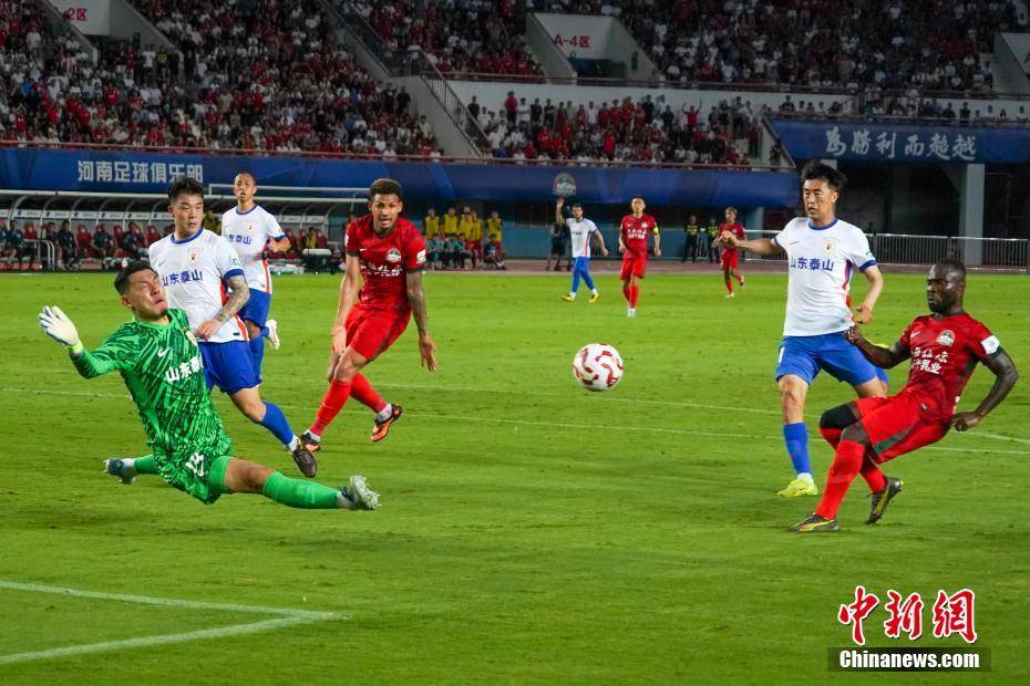 2025中超联赛：河南俱乐部酒祖杜康队2比2战平山东泰山队