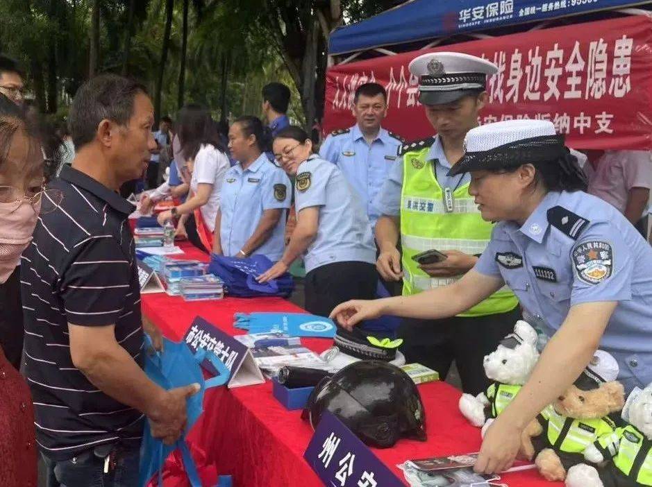 东篱菊隐:这个安全生产月“整”活了！西双版纳交警这波操作很硬核