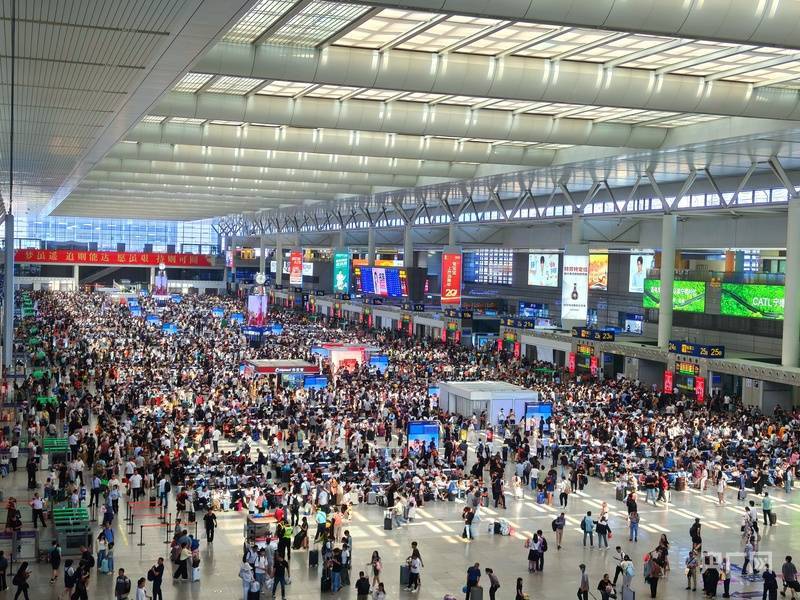 我是康熙:同比增幅超4.6% 长三角铁路2025年上半年发送旅客逾4.55亿人次