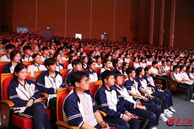 青岛西海岸新区欧美同学会“和平与浪漫——中俄音乐家艺术交流夜”活动举行