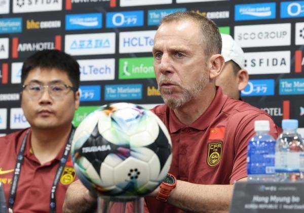 东亚杯揭幕战：中国男足迎战韩国队，久尔杰维奇期待新起点