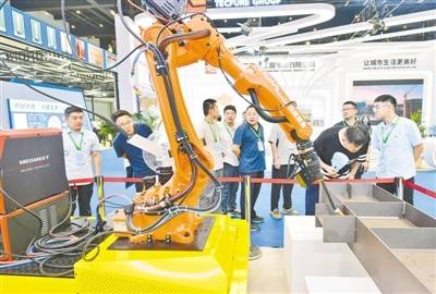 第二届中国（郑州）建筑产业与智能建造博览会开幕 
