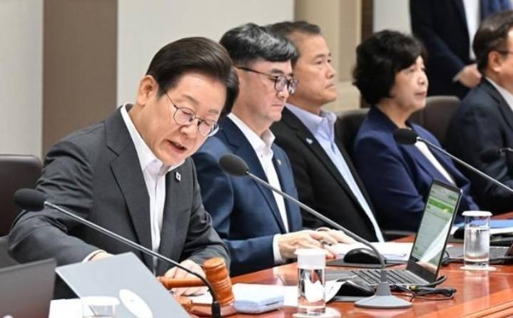开会不打领带，韩国总统李在明带了个头 -华闻时空